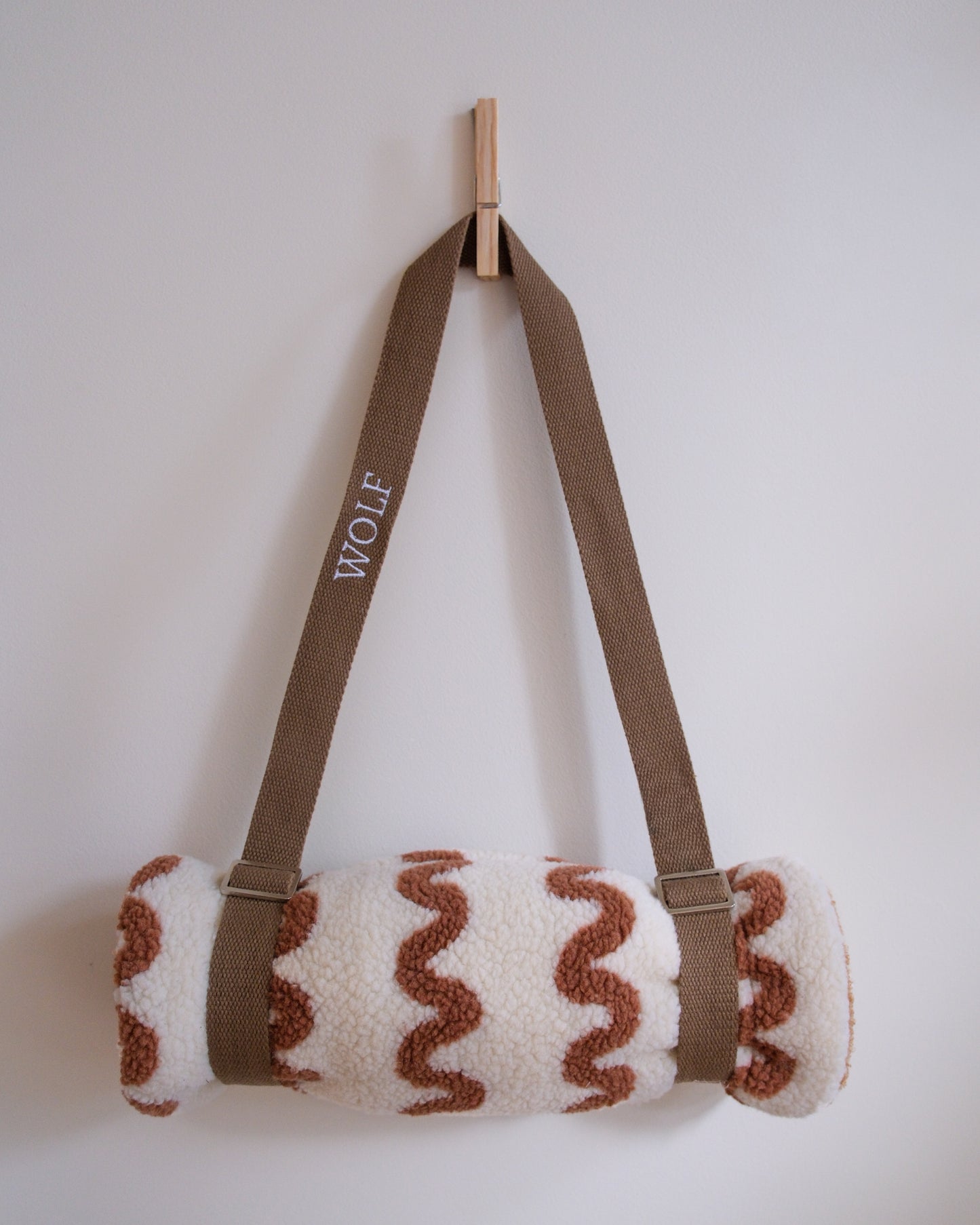 Wave Dog Mat - Sand