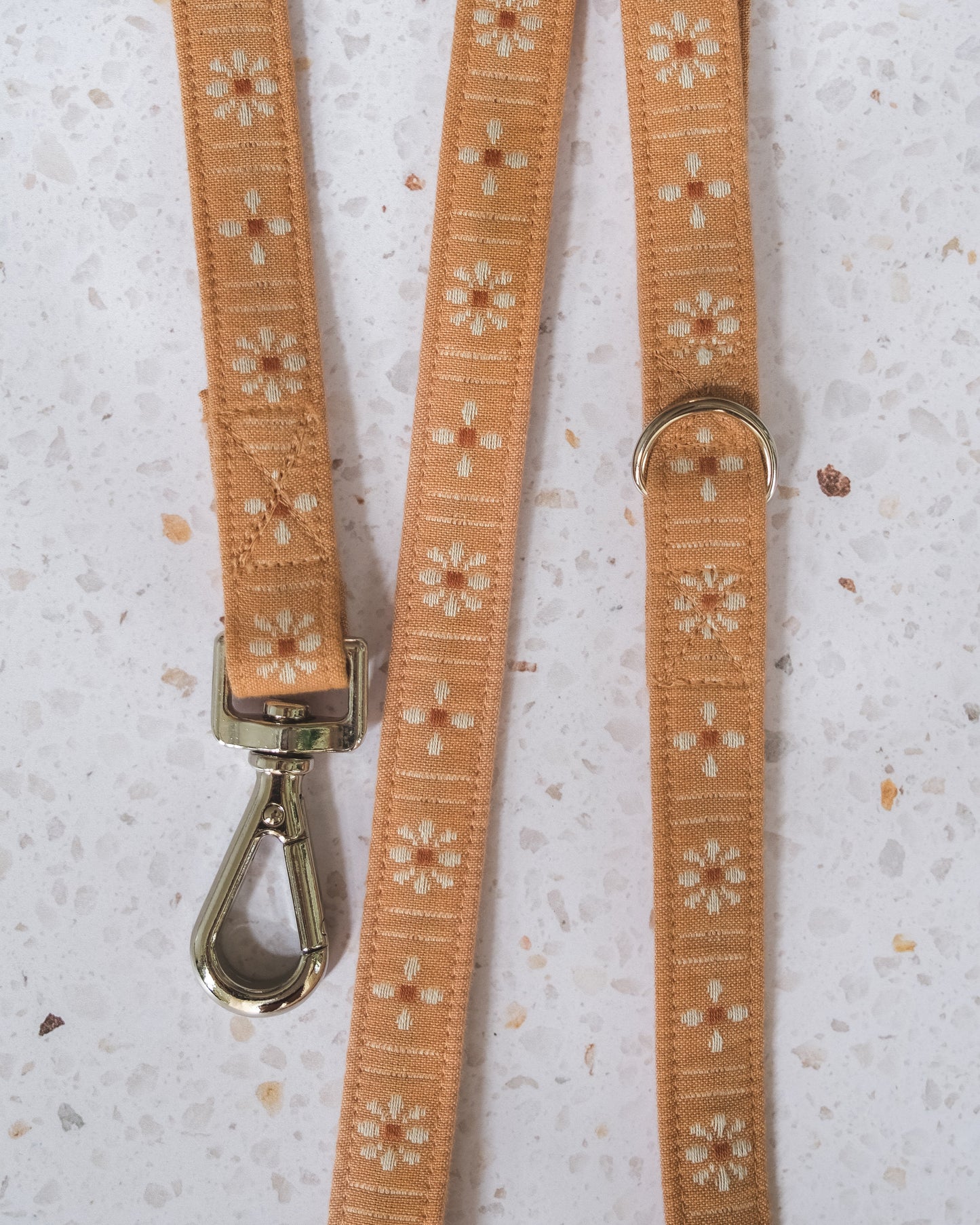 Daisy Leash - Peach
