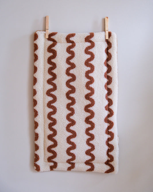 Wave Dog Mat - Sand